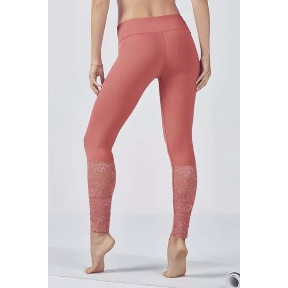 2/$30 Fabletics Pink Carlota Dusty Rose Lace Athletic Leggings XL